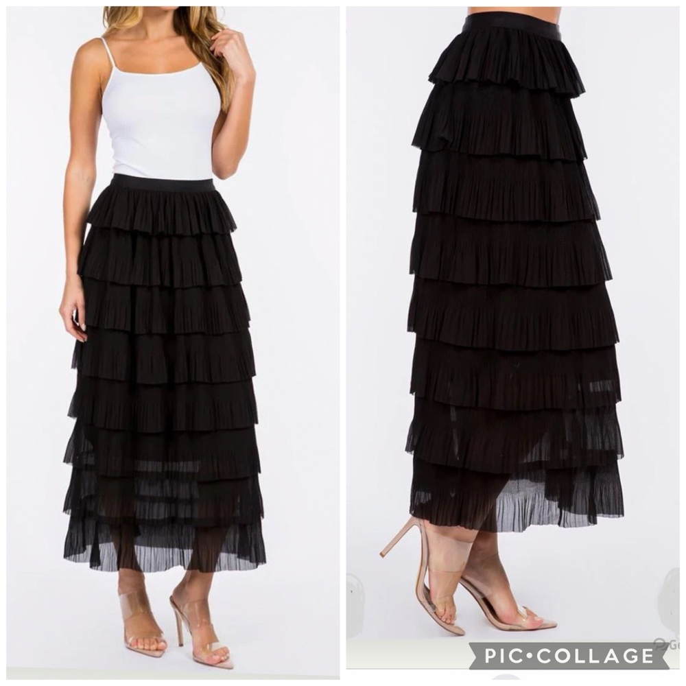 NWOT Black Ruffle Skirt Size M